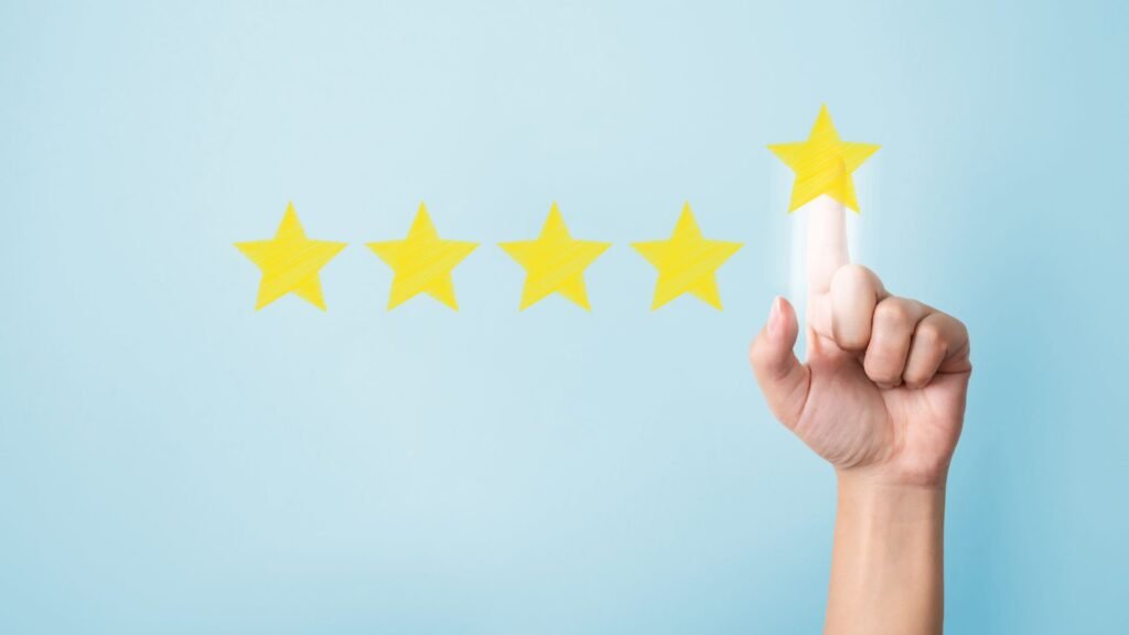 Descubra como avaliações online podem transformar seu negócio e atrair mais clientes com nosso checklist completo e dicas valiosas!