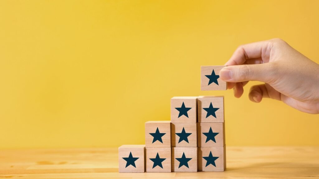 Descubra como as avaliações de clientes influenciam decisões de compra e como usá-las a seu favor para construir confiança na sua marca.