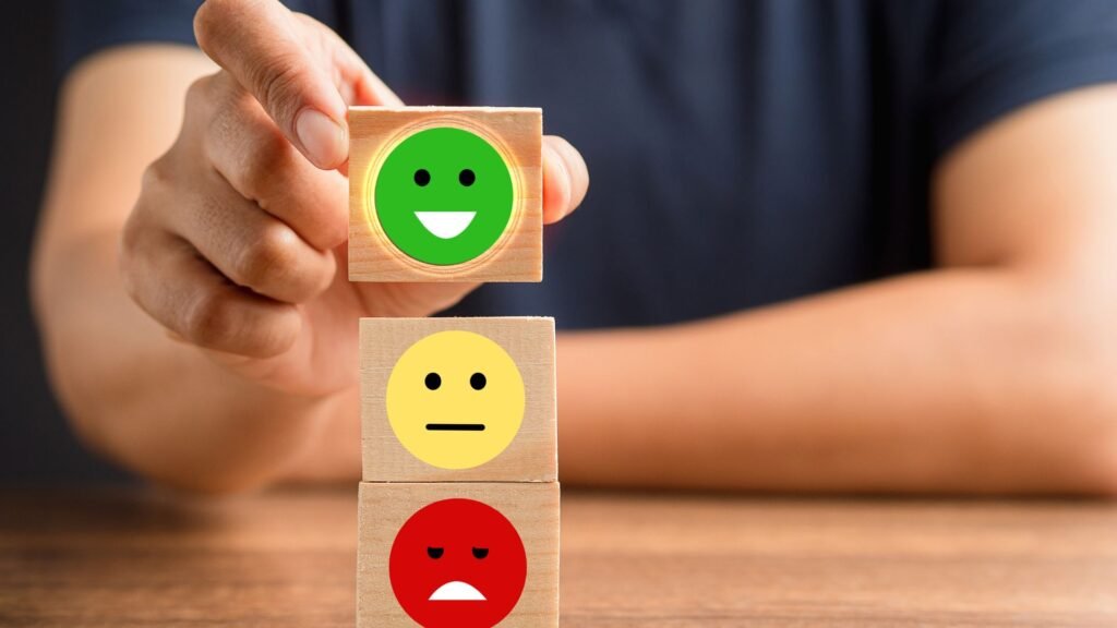 Descubra como o Google Ads avalia sua empresa antes de liberar escala. Aprenda a otimizar anúncios e melhorar sua presença online.