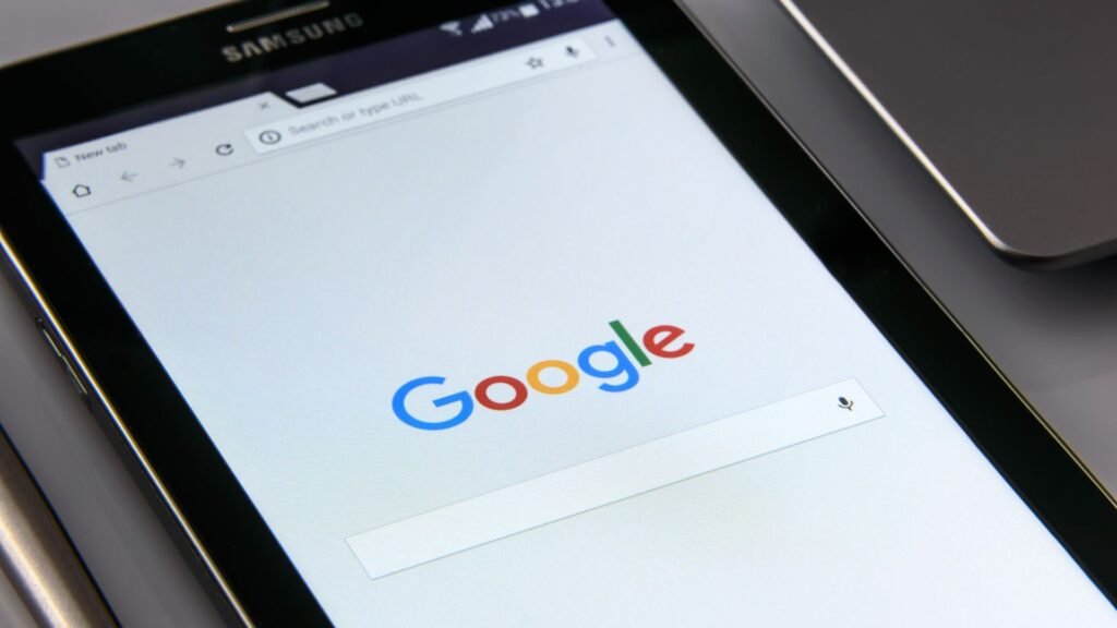 Descubra como o selo Google Partners pode aumentar a confiança em sua agência e atrair mais clientes no competitivo mercado digital.