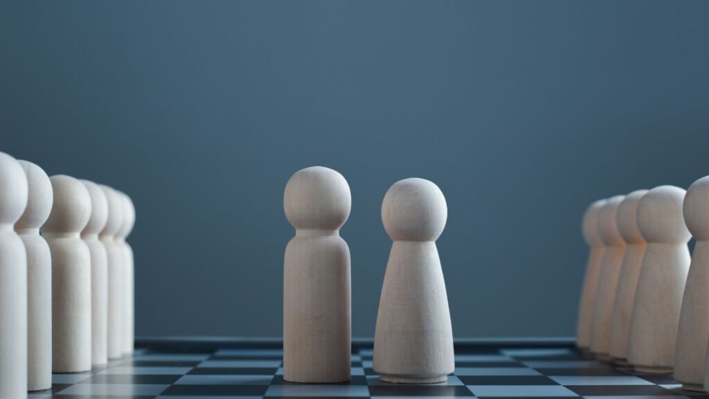 Descubra como construir redes de networking eficazes para expandir sua agência e conquistar novos clientes com parcerias estratégicas.
